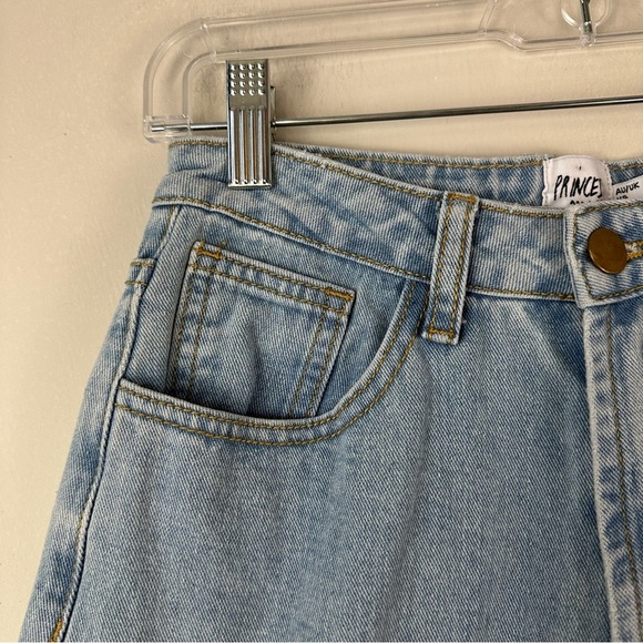 Princess Polly | Light Wash Slim Leg Jeans with Butt Cut Size 2 - Picture 3 of 6